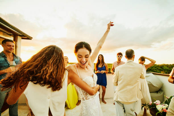 Peut-on porter du blanc à un mariage 