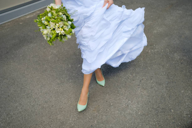 Robe pastel pour un mariage : le guide de toutes les teintes douces