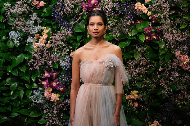 Robe pastel pour un mariage : le guide de toutes les teintes douces