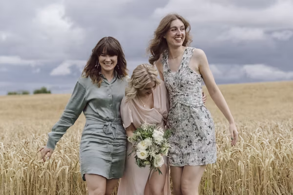 Robe bohème chic pour une invitée de mariage