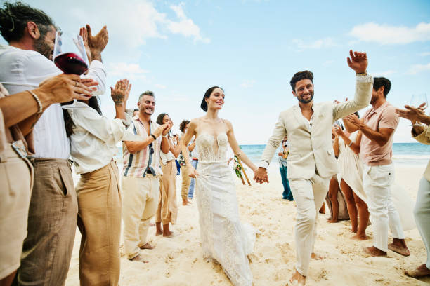 Tenue homme invité mariage : le guide pour votre compagnon